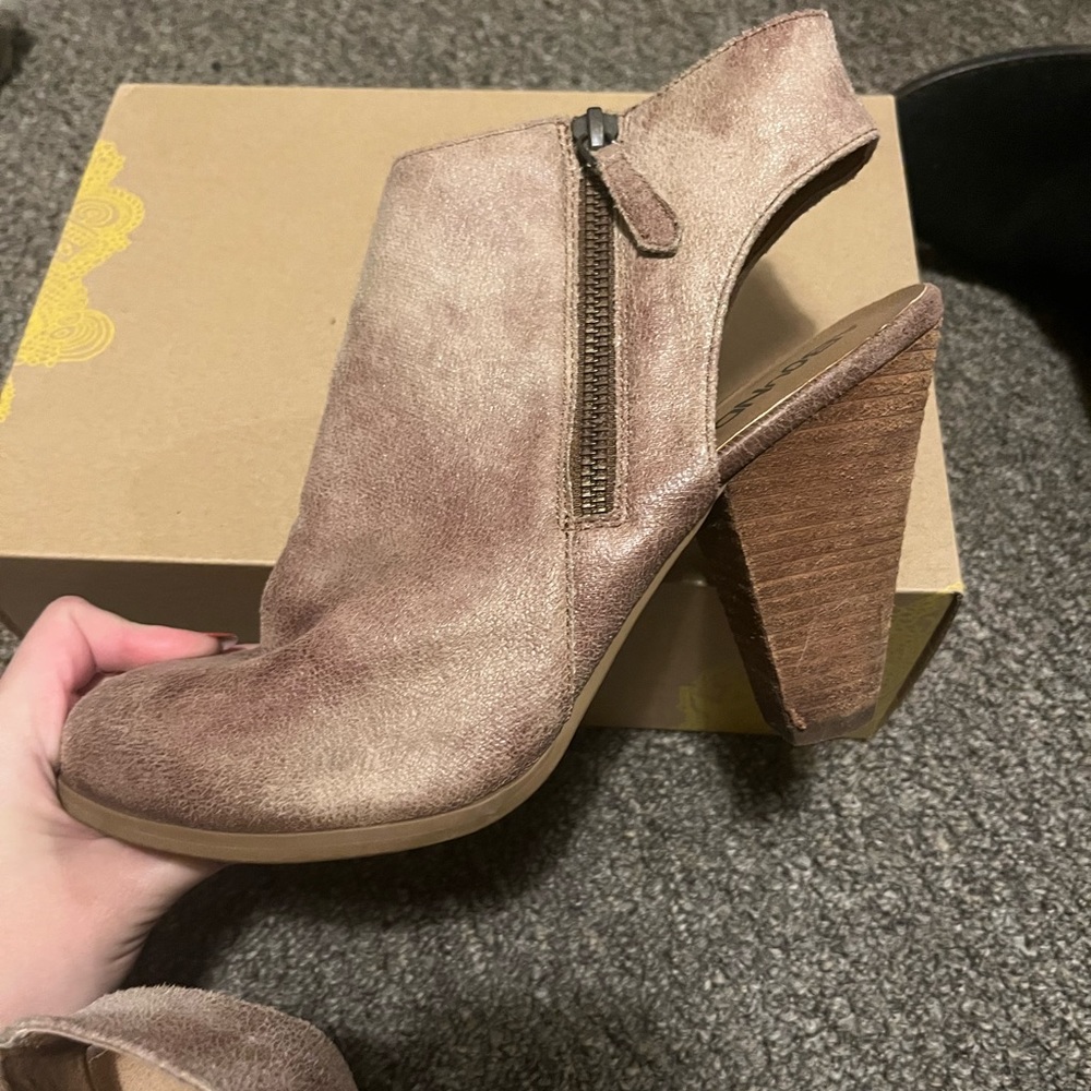 Abound size 8 heeled bootie